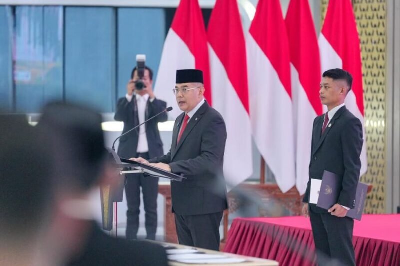 Ossy Dermawan, memberikan arahan dalam Pelantikan dan Pengambilan Sumpah/Janji Jabatan Pejabat Struktural di Aula Prona Kementerian ATR/BPN
