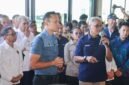 Menteri Koordinator Bidang Infrastruktur dan Pembangunan Kewilayahan mendengarkan pemaparan mengenai pengembangan Bali Maritime Tourism Hub (BMTH) saat meninjau Pelabuhan Benoa, Denpasar, Bali
