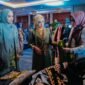 Ketua Dekranasda Provinsi Lampung meninjau produk wastra dan kriya unggulan pada pameran LIFMove 2026 di Hotel Radisson, Bandar Lampung, Rabu (22/7/2026)