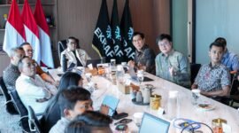 Menteri Ekonomi Kreatif/Kepala Bekraf memimpin audiensi bersama jajaran PT Indobox Cinematic Buana di Kantor Kementerian Ekraf, Jakarta
