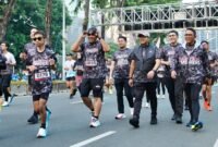 Menteri Ekonomi Kreatif/Kepala Badan Ekonomi Kreatif (Ekraf), Teuku Riefky Harsya, menghadiri peluncuran Garuda Finishers  di Gelora Bung Karno (GBK), Jakarta, Minggu (26/7/2026)