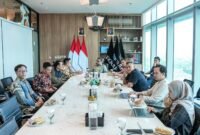 Menteri Ekonomi Kreatif, Teuku Riefky Harsya, menerima audiensi Kumparan di Kantor Kementerian Ekraf, Jakarta, Selasa (28/07/2026).
