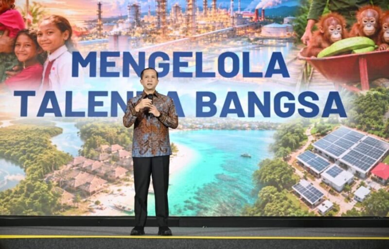 Menteri Transmigrasi M. Iftitah Sulaiman Suryanagara memberikan pembekalan kepada peserta Tim Ekspedisi Patriot (TEP) 2026 di Bogor
