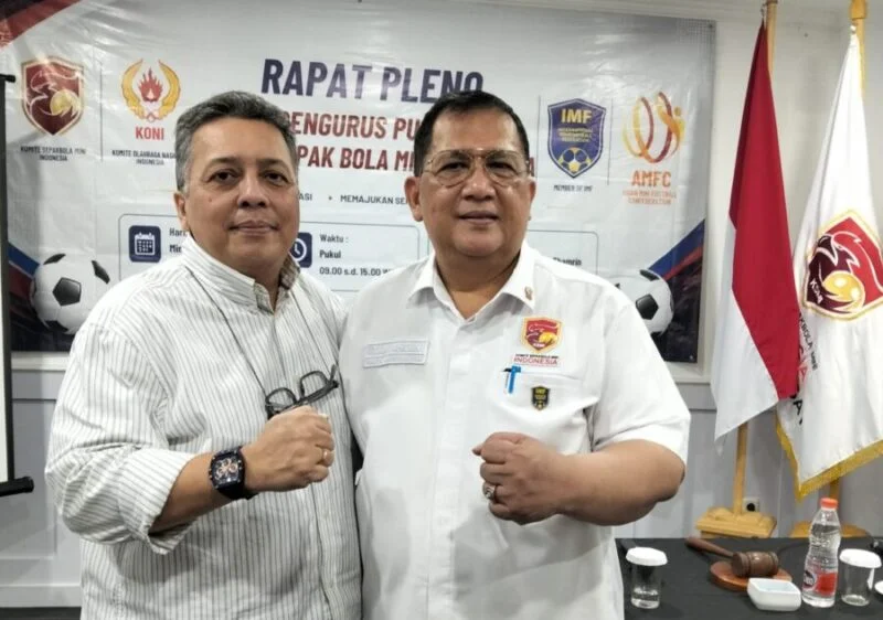 Wakil Ketua Umum Komite Sepakbola Mini Indonesia (KSMI) Tundra Meliala bersama Ketua Umum Yan Mulia Abidin. (jogjaoke/Istimewa)