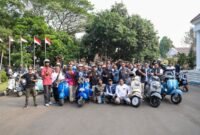 Gubernur Banten bersama ratusan anggota Scooter Banten Bersatu (SBB) menggelar touring di Kota Serang, Sabtu (1/8/2026)