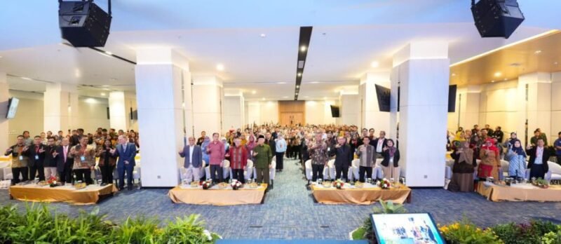 Foto bersama peserta KPDI ke-17 di UMY