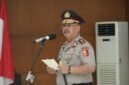 Komjen Pol. Prof. Dr. Cryshnanda Dwilaksana (Ketua Pusat Studi Ilmu Kepolisian). 
