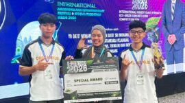 Mahasiswa Teknik UMY yang berhasil meraih tiga penghargaan di Kompetisi Beton Internasional Malaysia