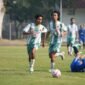 Foto lomba Sepakbola yang diikuti oleh tim PT Telkom Indonesia melawan UPY dalam rangka semarak HUT ke-81 RI yang digelar oleh UMY di Lapangan Sepakbola UMY