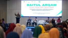 Foto Sekretaris BPH (Badan Pembina Harian) UMY, H. Arba Riksawan Qomaru, S.E., saat menyampaikan sambutan dalam kegiatan Baitul Arqam dosen tetap UMY