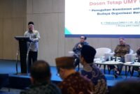 Foto Sekretaris BPH (Badan Pembina Harian) UMY, H. Arba Riksawan Qomaru, S.E., saat menyampaikan sambutan dalam kegiatan Baitul Arqam dosen tetap UMY
