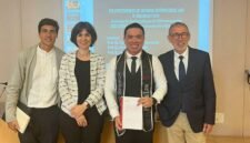 Dosen Fakultas Hukum UMY, Yordan Gunawan (dua dari kanan foto) setelah melakukan sidang doktoralnya di Universitat Pompeu Fabra, Spanyol