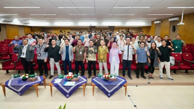 Foto bersama pembicara dan peserta talkshow Kick  Off UMY Career Fair 2026