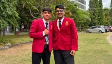 Tehzeb Ul Hassan (Pakistan) dan Naveed Mahbub (Bangladesh), mahasiswa asing UMY yang ikut turut serta menjadi peserta Mataf Maba UMY 2026/2027