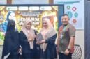 BEDAH BUKU-Dr. Suyanto, CFP bersama Bunda Anita menerima Buku usai acara Bedah buku “Ngaji Sugih” karya Soraya, SH, MH, CHt, MNLP, MPI. (Foto Ist).