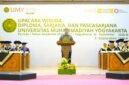 Foto Kepala LLDIKTI Wilayah V, menyampaikan sambutan dalam prosesi wisuda UMY Periode I TA 2026/2027