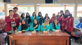 Foto tim PPK Ormawa HIMFA UMY melakukan observasi ke warga Tuksono