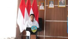 Wakil Menteri Dalam Negeri Akhmad Wiyagus menyampaikan sambutan dalam Kunjungan Kerja Akselerasi Eliminasi TB dan Pemenuhan Standar Pelayanan Minimal (SPM) Kesehatan di Kota Tasikmalaya, Jawa Barat, Selasa (22/9/2026).