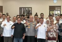Kapolda Banten Irjen Pol. Hengki Ketua PWI Provinsi Banten Rian Nopandra bersama pengurus PWI dan puluhan jurnalis