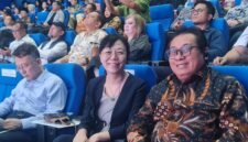 Ketua SMSI Pusat Firdaus berfoto bersama Ketua Beijing Security and Protection Industry Association (BSPIA) yaitu Zhang Ying.