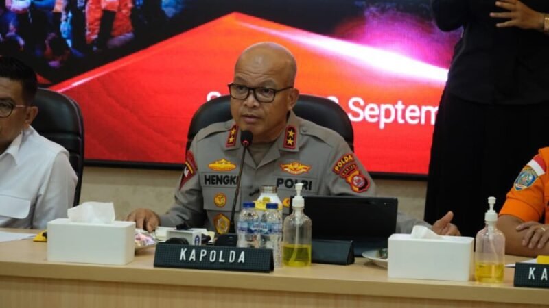 Kapolda Banten Irjen Pol Hengki menyampaikan keterangan pers terkait hasil identifikasi salah satu korban kapal Arupadhatu 1 yang hilang kontak di perairan Selat Sunda, Rabu (23/9/2026).