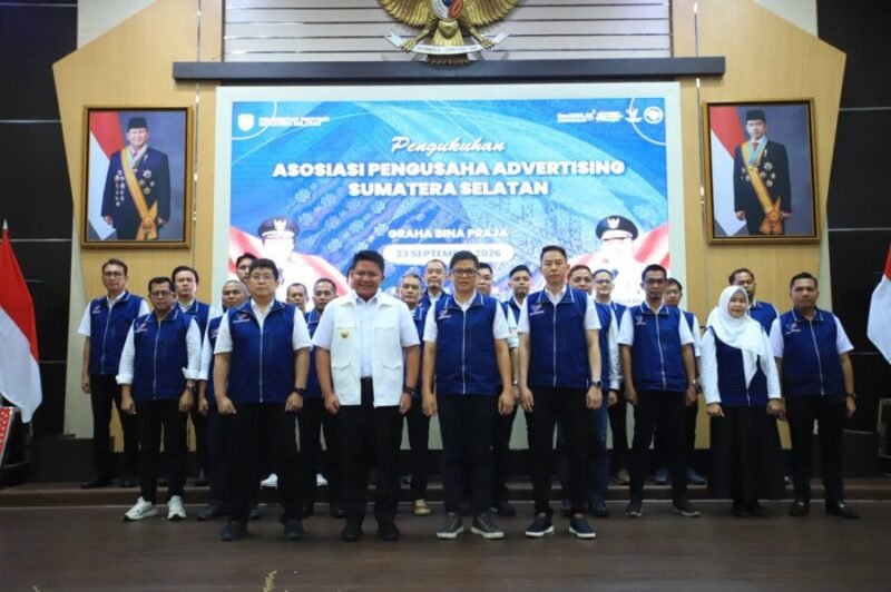 Gubernur Sumsel Herman Deru foto bersama jajaran pengurus APAS SEL yang baru dikukuhkan di Auditorium Bina Praja