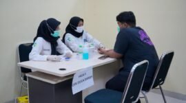 Foto kegiatan cek kesehatan gratis mahasiswa UMY yang digelar oleh Kampus Sehat UMY dan UPTD Puskesmas Kasihan I


