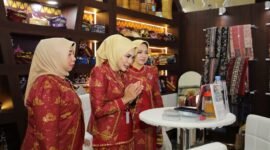 Ketua Umum Pengprov FGI Lampung Purnama Wulan Sari Mirza menyampaikan arahan dan melepas atlet senam ritmik Tri Wahyuni secara virtual untuk memperkuat Kontingen Indonesia di Asian Games 2026 Jepang, Sabtu (26/9/2026).