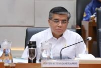 Menteri Ketenagakerjaan Yassierli saat menghadiri agenda kerja Kemnaker di Jakarta. Kemnaker mengimbau perusahaan calon mitra untuk mendaftarkan diri dalam Program MagangHub Batch 3 Angkatan II yang periodenya berlangsung mulai 28 September hingga 22 Oktober 2026.