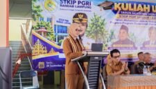 Wakil Gubernur Lampung Jihan Nurlela mengajak mahasiswa baru mengubah pola pikir dan menjadi versi terbaik diri sendiri di era digital, saat kuliah umum di STKIP PGRI Bandar Lampung, Senin (28/9/2026).