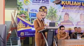 Wakil Gubernur Lampung Jihan Nurlela mengajak mahasiswa baru mengubah pola pikir dan menjadi versi terbaik diri sendiri di era digital, saat kuliah umum di STKIP PGRI Bandar Lampung, Senin (28/9/2026).