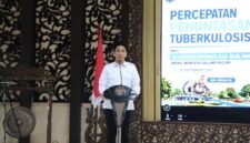 Wakil Menteri Dalam Negeri Akhmad Wiyagus menyampaikan arahan bertema Percepatan Penuntasan Tuberkulosis pada Deklarasi Desa dan Kelurahan Siaga TBC di Kabupaten Sidoarjo, Selasa (29/9/2026).