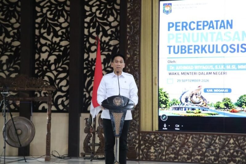 Wakil Menteri Dalam Negeri Akhmad Wiyagus menyampaikan arahan bertema Percepatan Penuntasan Tuberkulosis pada Deklarasi Desa dan Kelurahan Siaga TBC di Kabupaten Sidoarjo, Selasa (29/9/2026).