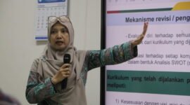 Foto dosen prodi Agroteknologi, Fakultas Pertanian UMY,  Dr. Ir. Lis Noer Aini, S.P., M.Si