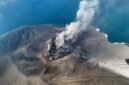 Walaupun erupsi sudah berhenti, aktivitas vulkanik gunung api Anak Krakatau masih tinggi sehingga Pusat Vulkanologi dan Mitigasi Bencana Geologi (PVMBG) mempertahankan statusnya pada Level III atau Siaga. (PVMBG)