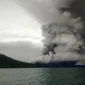 Aktivitas vulkanik gunung api Anak Krakatau masih tinggi, Pusat Vulkanologi dan Mitigasi Bencana Geologi (PVMBG) mempertahankan status Level III atau Siaga.