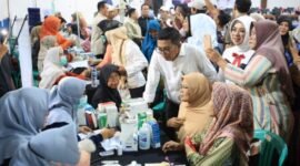 Gubernur Banten Andra Soni meninjau langsung pelayanan Program Cek Kesehatan Gratis (CKG) di Gedung Gelanggang Remaja (GGR) Ciceri

