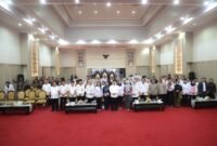 Achmad Dimyati Natakusumah berfoto bersama jajaran pengurus Banten Muda Penggiat Pariwisata (BMPP) serta para tamu undangan usai acara Pelantikan BMPP