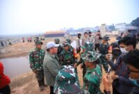 Arahan langsung Gubernur kepada personel gabungan TNI, Polri, dan BPBD. Sinergi lintas sektoral untuk penanggulangan karhutla yang efektif.