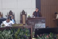 Staf Ahli Menteri Dalam Negeri Bidang Aparatur dan Pelayanan Publik Anwar Harun Damanik menyampaikan sambutan pada Rapat Paripurna Istimewa Peringatan HUT ke-26 Provinsi Banten