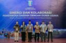 Rahmat Mirzani Djausal saat berfoto bersama para pejabat dari lingkungan Pemprov Lampung dan Bank Indonesia, menegaskan komitmen kolaborasi melalui program CSR.