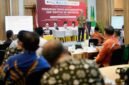 Foto Ketua Majelis Diktilitbang PP Muhammadiyah,  Prof. Dr. Bambang Setiaji, M.Si. dalam sambutan hari pertama pelaksanaan FORKOM GB PTMA 2026 di UMY