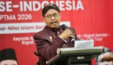 Ketua Panitia Forkom GB-PTMA 2026, Prof. Dr. Sidik Jatmika, M.Si., menyampaikan sambutan dan gagasannya mengenai